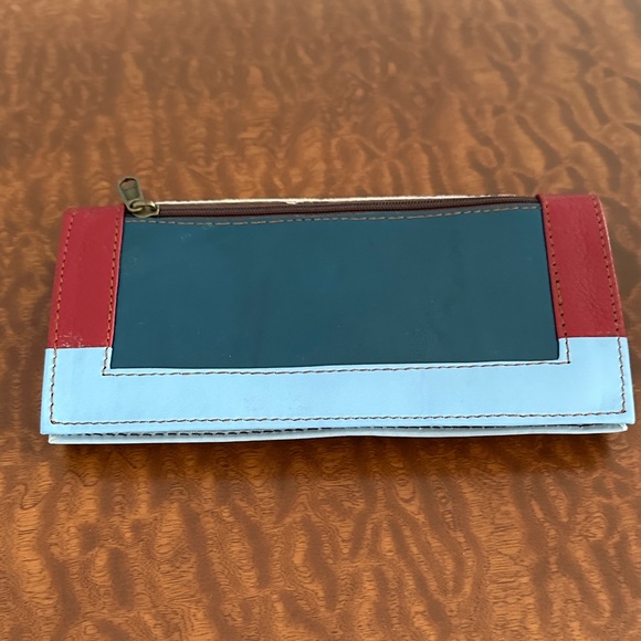 Colorful Multi-Compartment Wallet - Picture 3 of 3